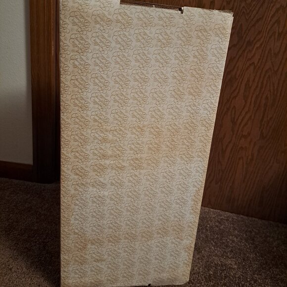 New in Box Vintage 1987 Franklin Mint Heirloom Cinderella porcelain doll. - Picture 3 of 10